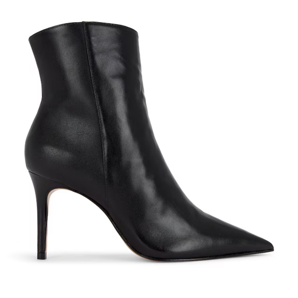 Mikki Boot in Black
Schutz